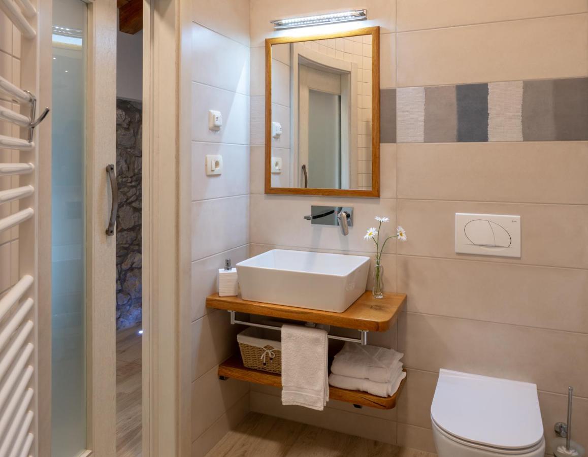 Apartmaji In Sobe Odlicna Hisa Stanjel Exterior photo