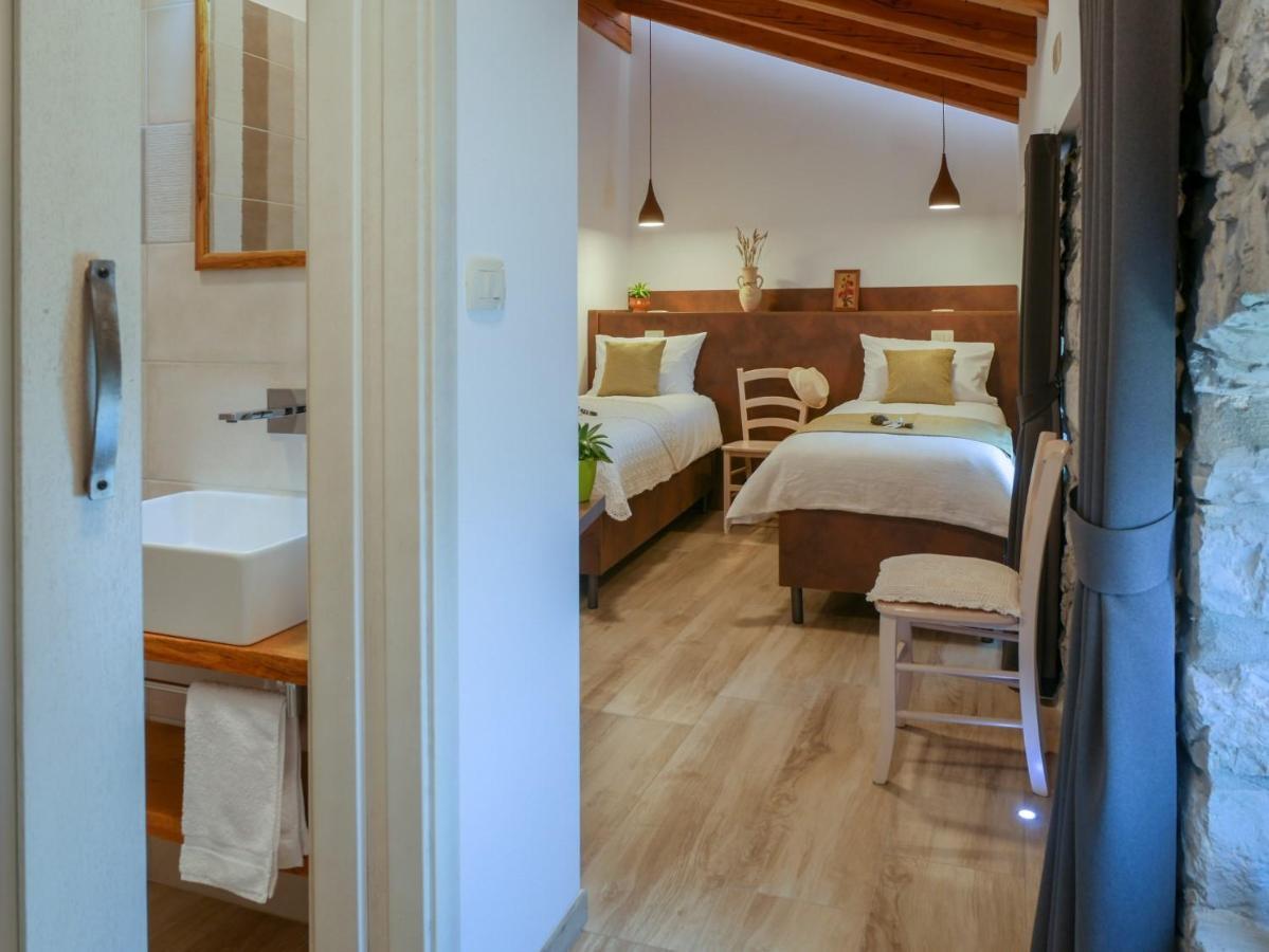 Apartmaji In Sobe Odlicna Hisa Stanjel Exterior photo
