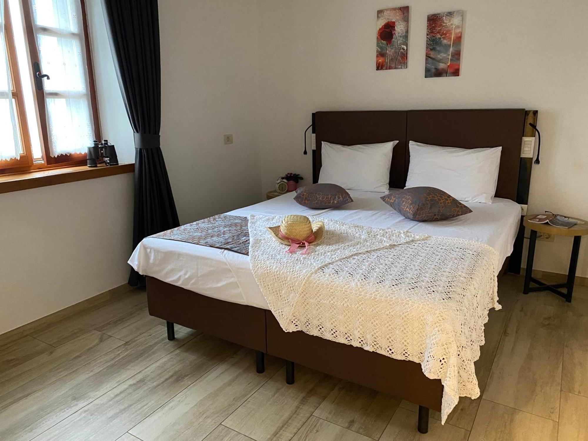Apartmaji In Sobe Odlicna Hisa Stanjel Exterior photo